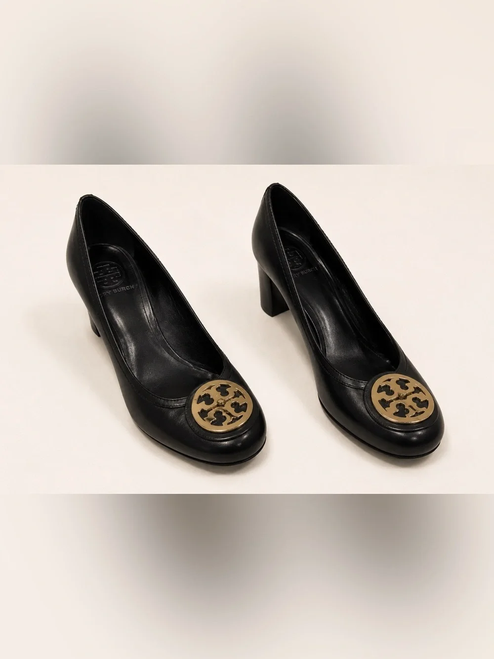Tory Burch Black Leather Pumps Heels Gold Logo Medallion Women’s Size 9M